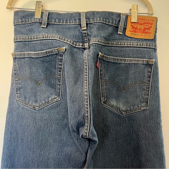 Levi’s Western Fit Light to Medium Wash Semi-Rigid Jeans Size 33X36 - Picture 3 of 9